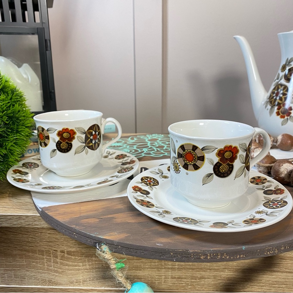 Vintage Ridgway Ironstone Staffordshire Galaxy floral MCM 2cups+ 2dessert plates